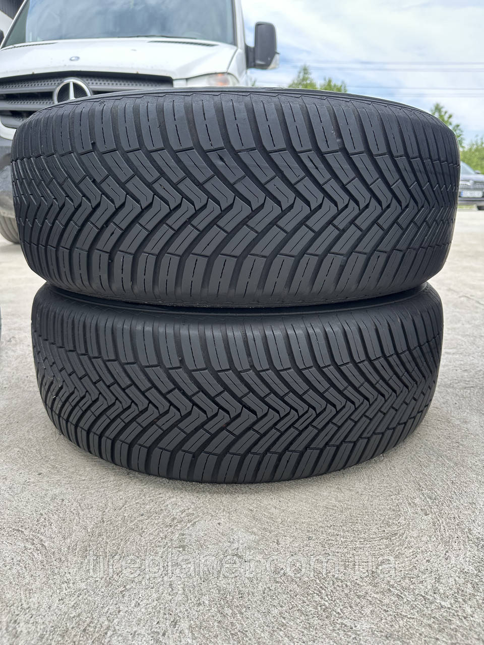235/55/19 105W XL Continental All Season Contact