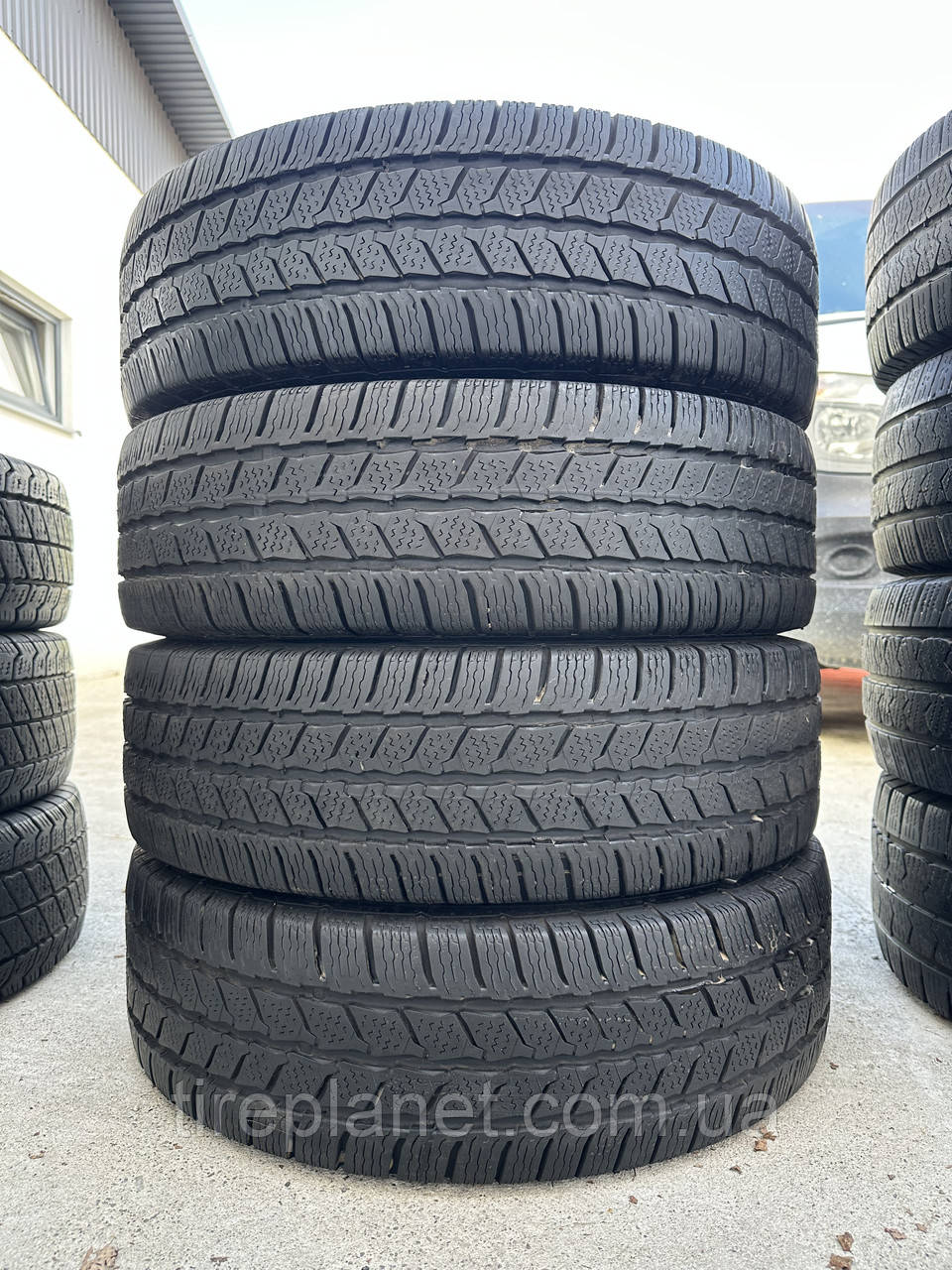 205/75/16C 110/108R Continental Van Contact Winter