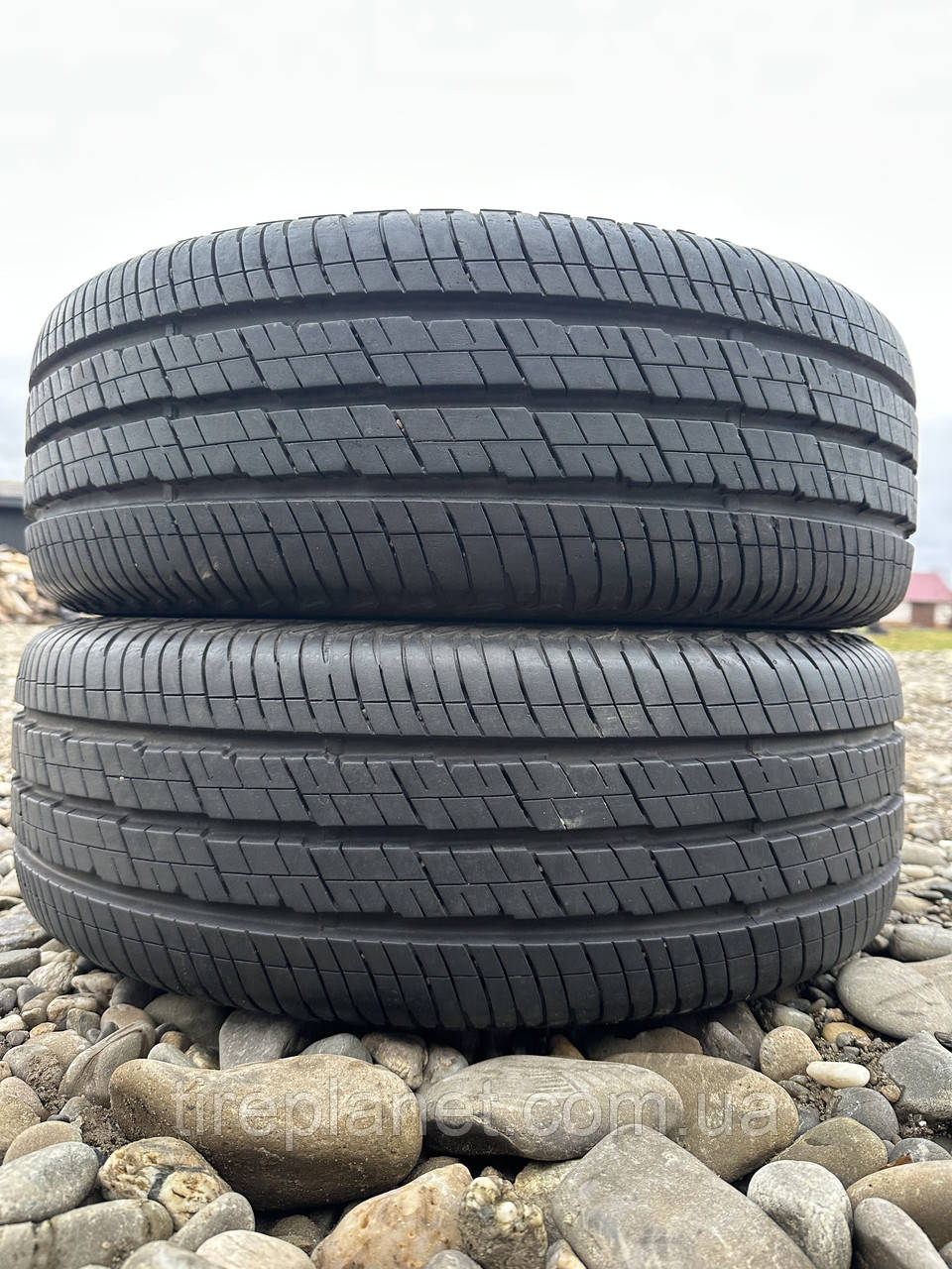 215/65/16C 109/107R Continental Vanco 2